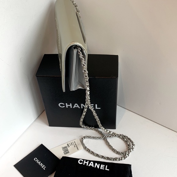 🤍 CHANEL Metallic Silver Studded Vinyl Vegan Swarovski Crystal WOC Wallet Chain🤍 - Picture 5 of 17